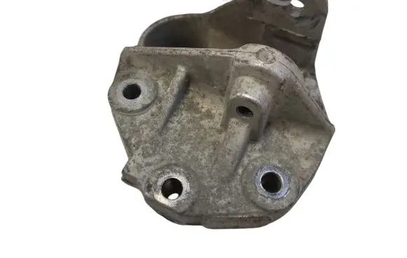 Peugeot 508 Engine mounting bracket 9647646380