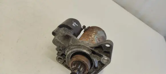 Volkswagen Golf III Starter motor