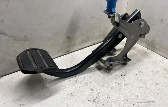 Land Rover Range Rover Sport L320 Brake pedal SKB000431