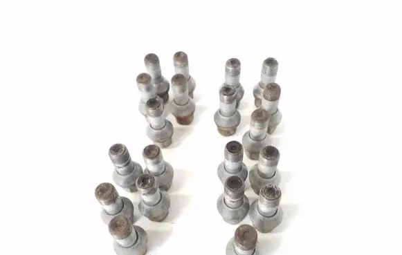 Maserati Ghibli Nuts/bolts 