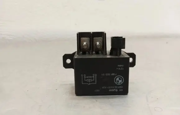 BMW X5 E70 Combustion relay 7661503