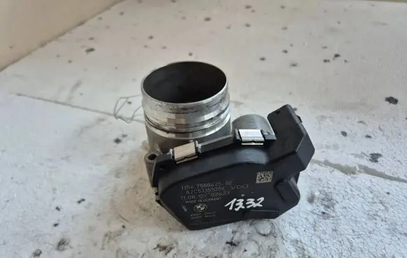 BMW 5 F10 F11 Throttle body valve 7588625-02