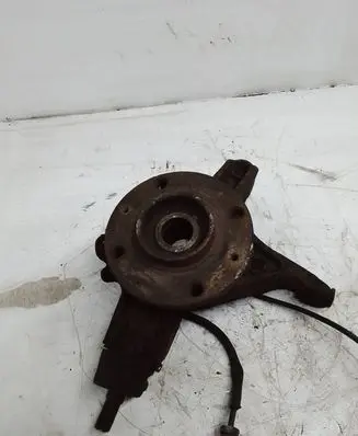 Citroen C4 Grand Picasso Front wheel hub spindle knuckle