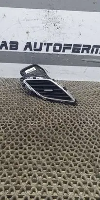 Hyundai i40 Dash center air vent grill 974103Z000