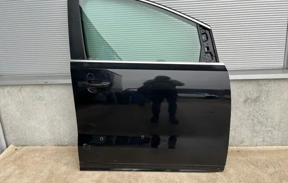 Volkswagen Sharan Front door