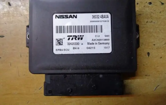 Nissan Qashqai Hand brake control module 360324BA0A