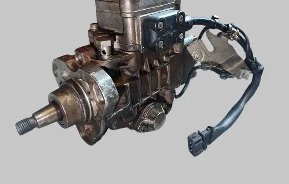 Audi A4 S4 B5 8D Fuel injection high pressure pump 0460404969 22539 028130111A