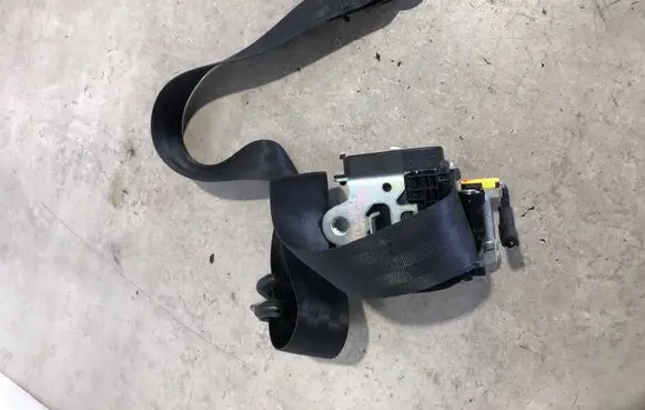 Skoda Rapid (NH) Front seatbelt 5JA857701B