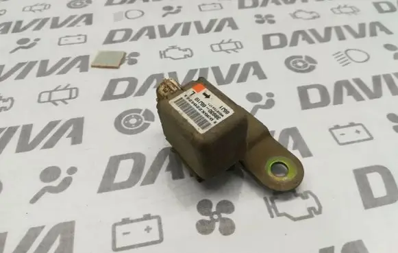 Suzuki Grand Vitara II Airbag deployment crash/impact sensor 3893065J10