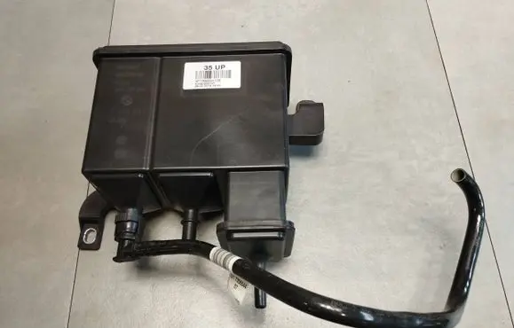 Active carbon filter fuel vapour canister