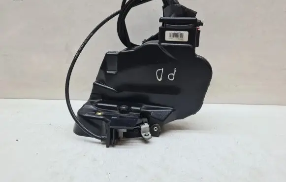 Volvo V50 Front door lock 30753663