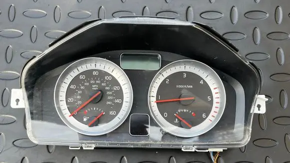 Volvo C70 Speedometer (instrument cluster) 31254832