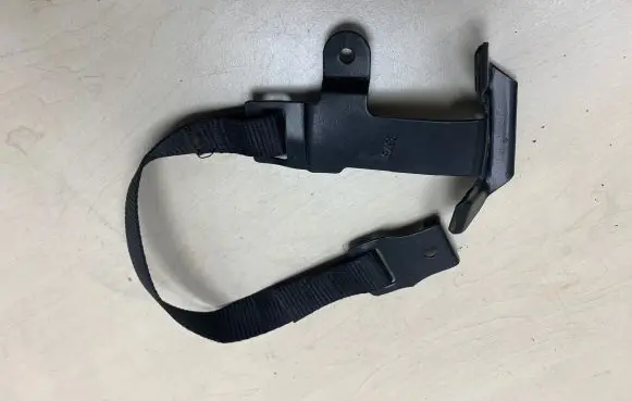Battery bracket