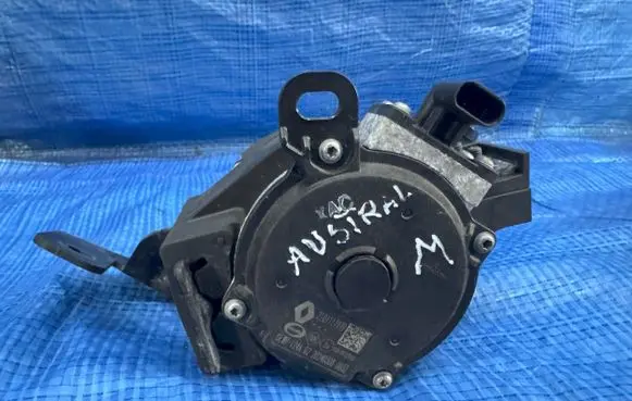Renault Austral Water pump 210111797R
