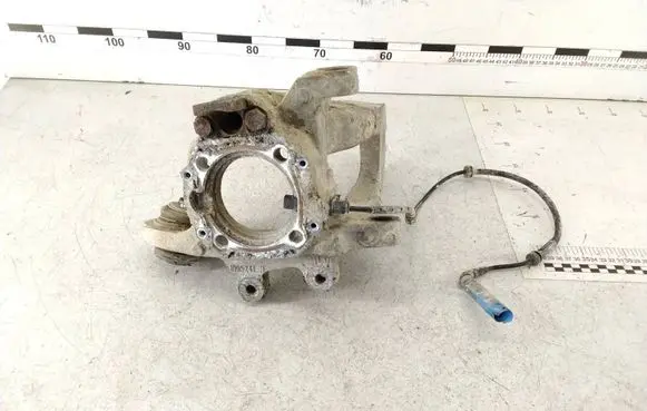 BMW X5 E53 Rear wheel hub spindle/knuckle 1095241