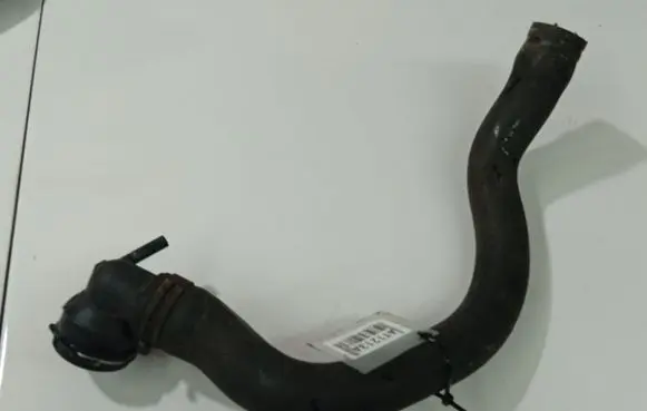 Volkswagen PASSAT B6 Engine coolant pipe/hose 