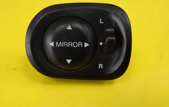 Hyundai Elantra Wing mirror switch 9353029000L
