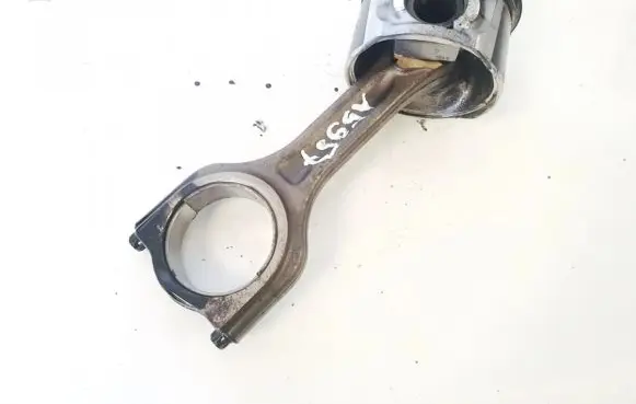 Opel Combo E Piston with connecting rod 619a
