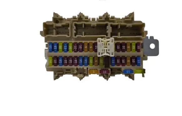 Nissan Qashqai Fuse module 252307990A