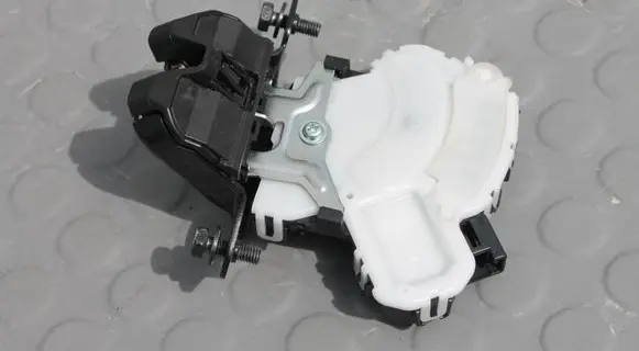 Tailgate/trunk/boot lock/catch/latch