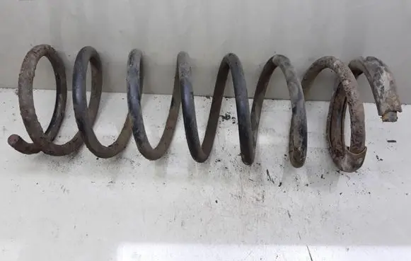 Ford Mondeo MK II Rear coil spring
