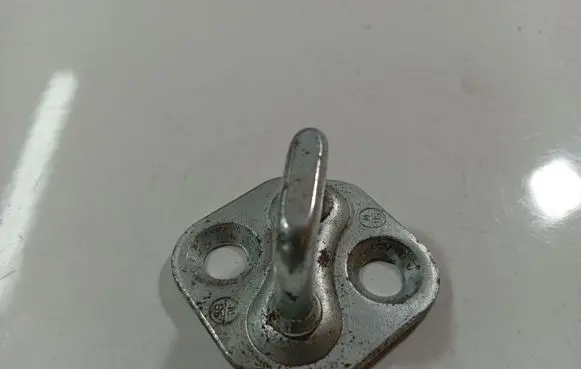 Mazda 3 I Front door lock loop/hook striker P080101