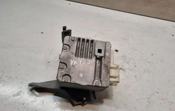 Toyota Yaris Power steering control unit/module 6900001067 2250000540 1129001331