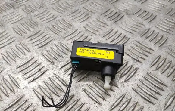 Peugeot 308 Headlight level adjustment motor 0307853304 1J0941295A