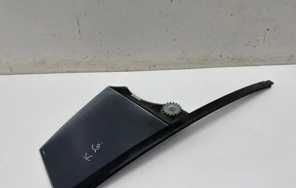 Rear vent window glass