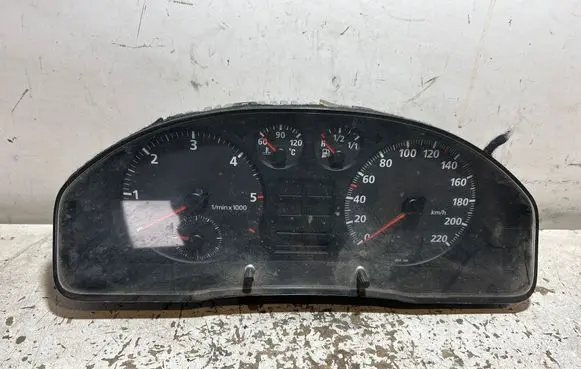 Audi A4 S4 B5 8D Speedometer (instrument cluster) 88311225