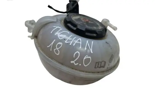 Volkswagen Tiguan Coolant expansion tank/reservoir 5Q0121407