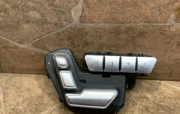 Mercedes-Benz CLS C218 X218 Seat control switch A2129059600