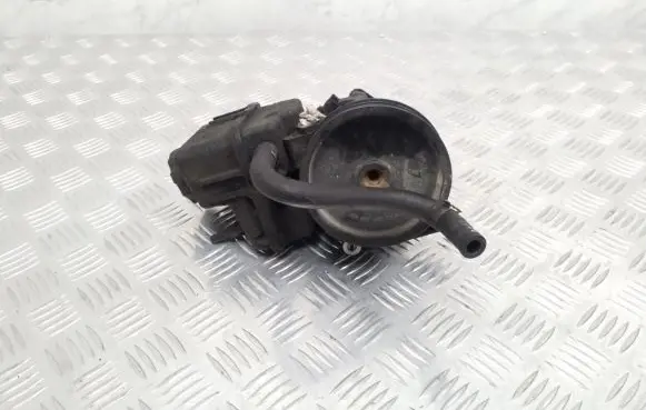 Mercedes-Benz Sprinter W906 Power steering pump A0064666601