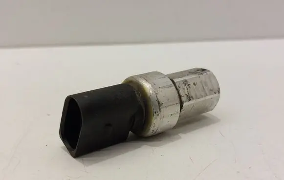 Volkswagen PASSAT CC Air conditioning (A/C) pressure sensor 1K0959126D