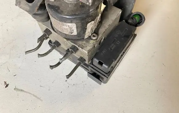Ford Galaxy ABS Pump 7M3907379D 5WK84012 7M3614111N