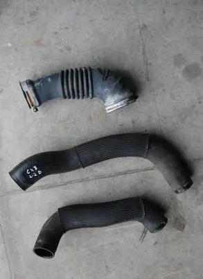 Intake resonator