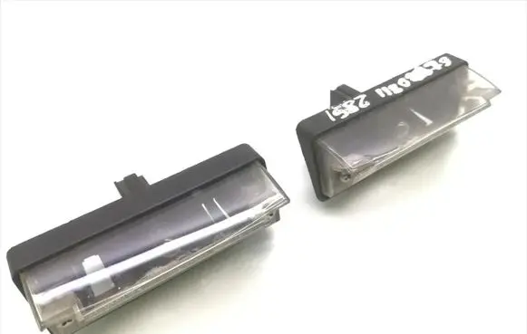 Mitsubishi Carisma Number plate light 482H029