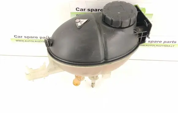 Mercedes-Benz GLK (X204) Coolant expansion tank/reservoir 2045000049 2045000549