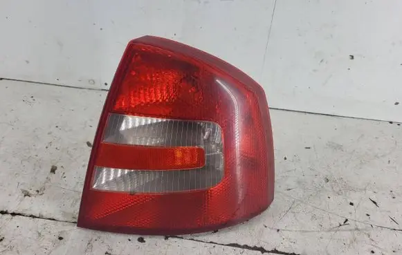 Skoda Octavia Mk2 (1Z) Rear/tail lights 1Z5945112A 1Z5945096