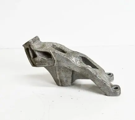 Audi A4 S4 B8 8K Engine mounting bracket 8K0199307BE