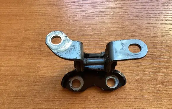 Mitsubishi ASX Rear door lower hinge A046894