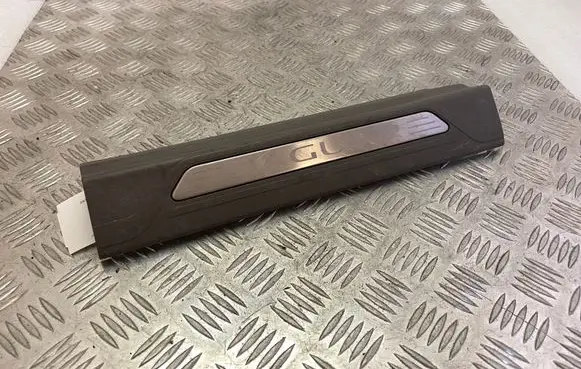 Jaguar XE Side skirt front trim GX7313201E