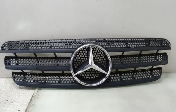 Mercedes-Benz ML W163 Front bumper upper radiator grill 1638800185
