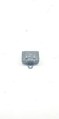 Toyota Avensis T250 Seat heating relay 200044 200032 200000