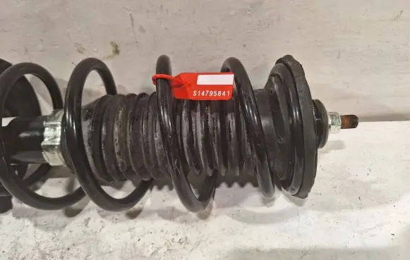 Peugeot 108 Front shock absorber/damper