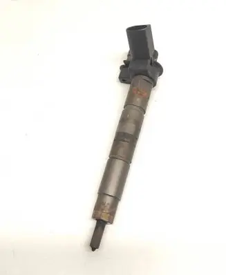 BMW 5 E60 E61 Fuel injector 7797877