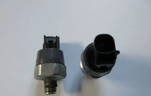 Toyota Yaris Oil pressure sensor 