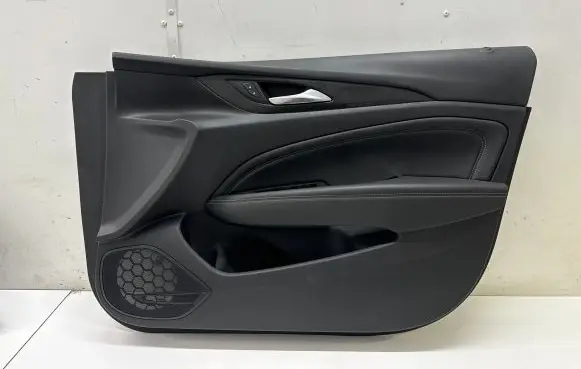 Opel Insignia B Front door card panel trim 13491533
