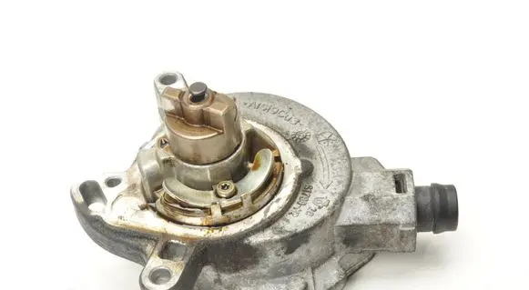 Volvo V60 Vacuum pump BM5G2A451EB