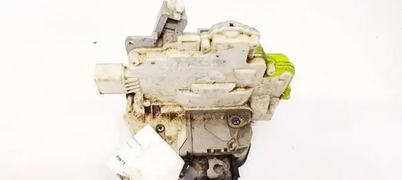 Audi A4 S4 B7 8E 8H Rear door lock 8E0839015AA